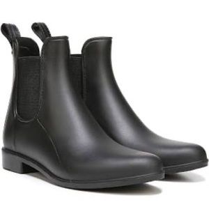 Sam Edelman Matte Black Chelsea Rain Boot 6